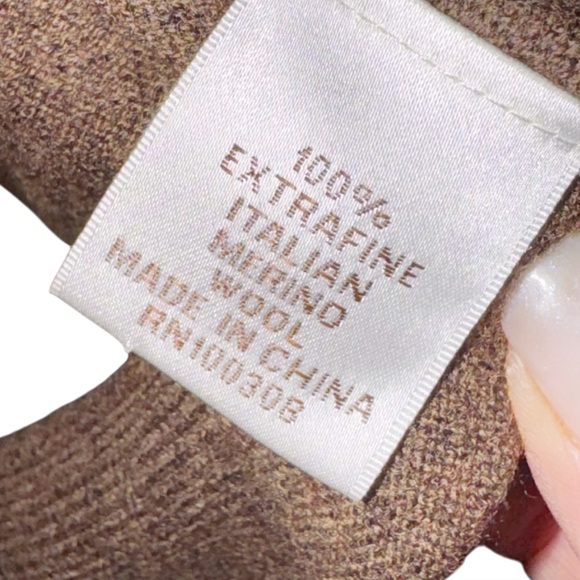 Peter Millar Brown V-Neck Sweater Sz Medium Merino Wool - Picture 10 of 14